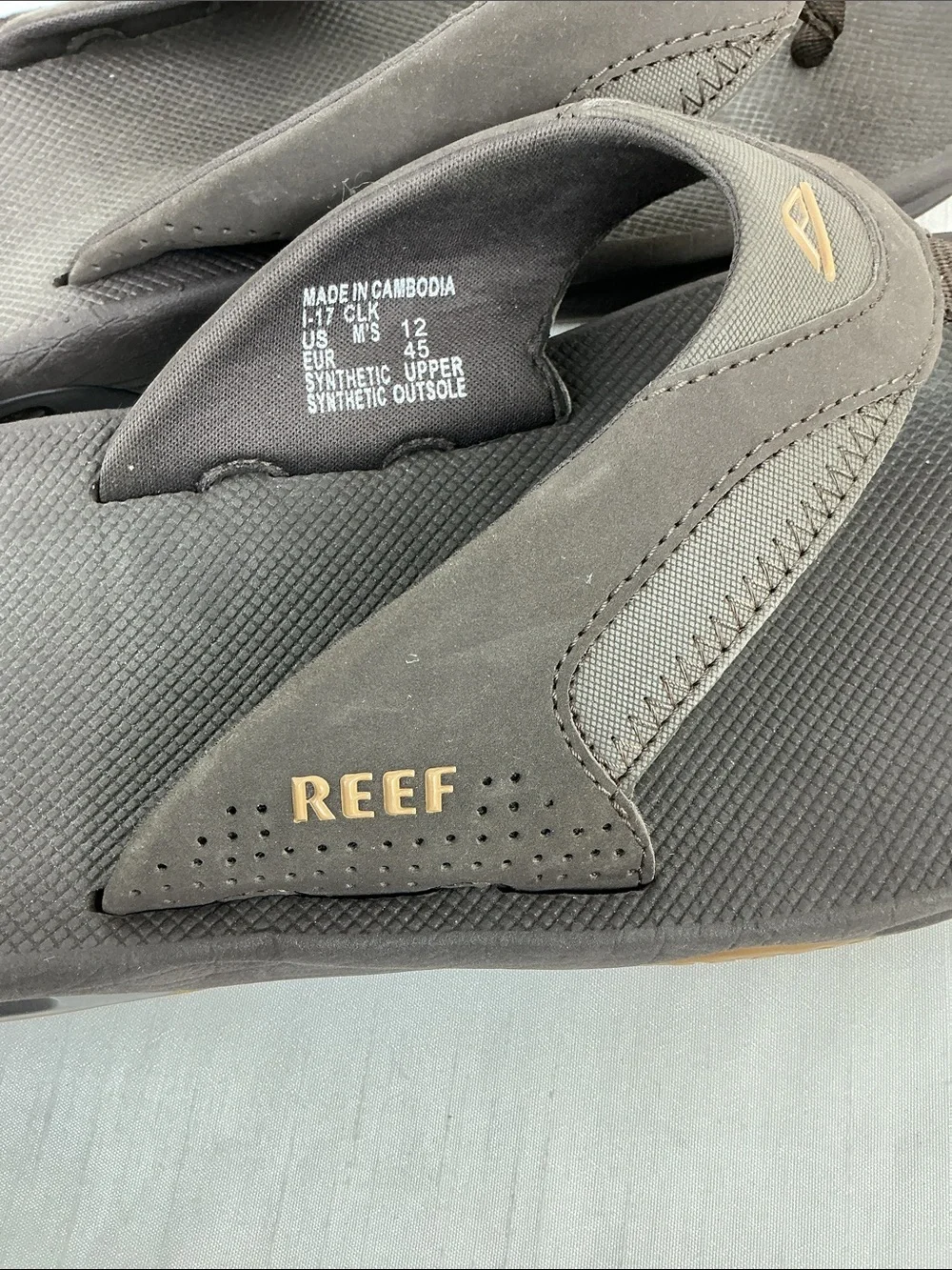 REEF men's fanning flip-flops